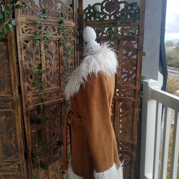 UNIF Penny Lane Faux Leather Coat, Mongolian Faux Fur Collar, Women's M - Picture 4 of 4